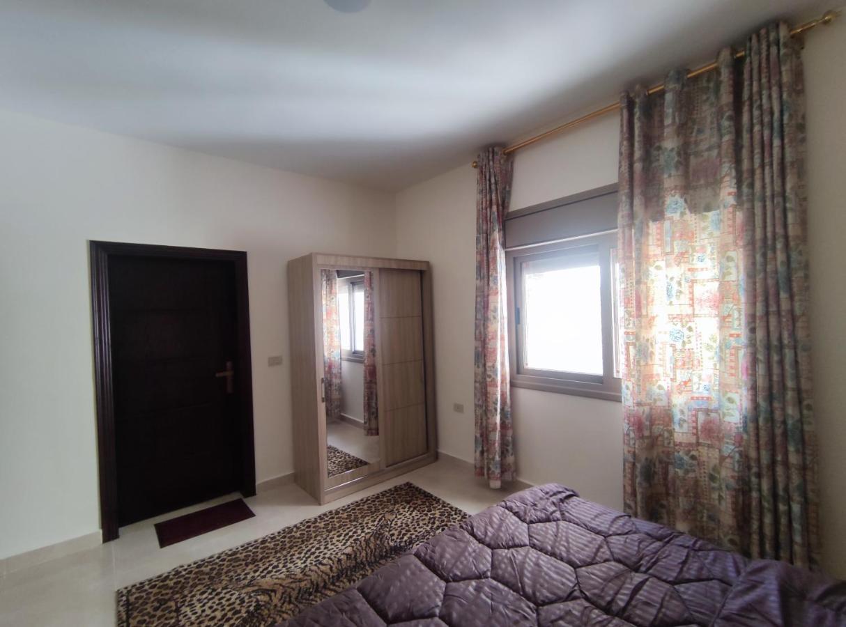 Red Rose City Apartment Вади Муса Екстериор снимка