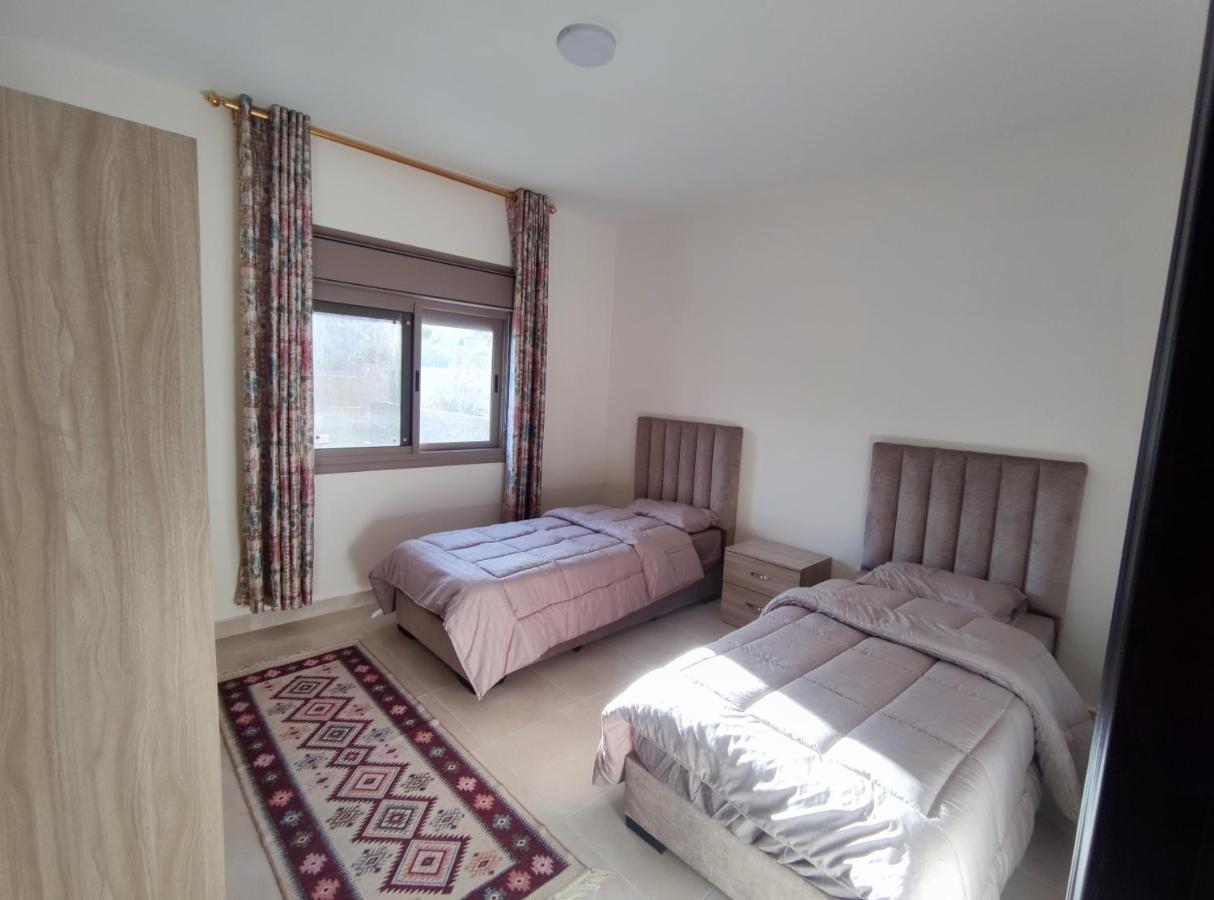 Red Rose City Apartment Вади Муса Екстериор снимка